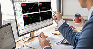 MT4とMT5の違いは？どちらを使うべきか、現役トレーダーが徹底検証！