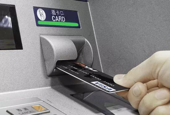 24時間以内に対応 スピーディーで便利な入出金